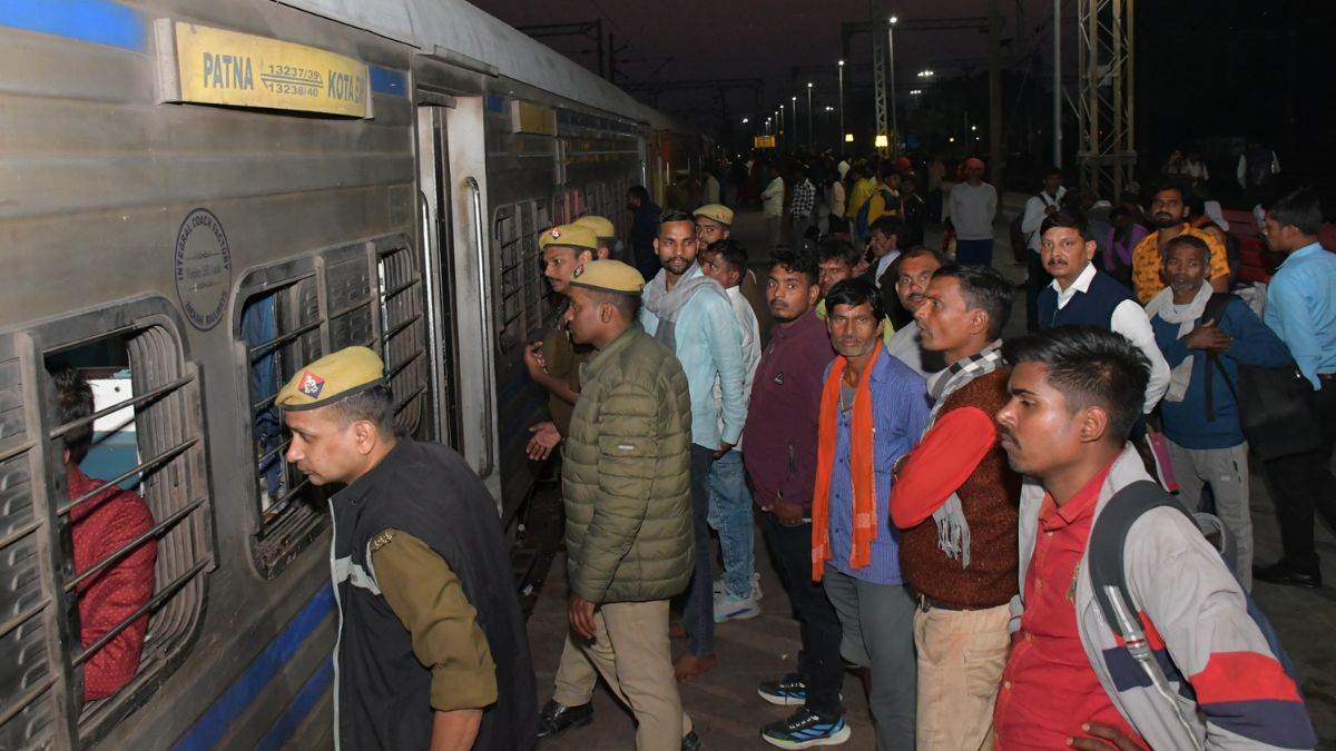 terror threat on patna kota express varanasi cant railway station on high alert security agencies searched every bogie