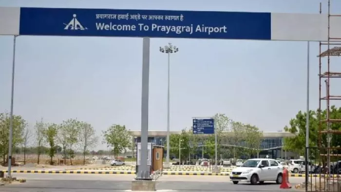 एक दिन में 11,560 यात्रियों और 87 विमानों का हुआ आवागमन। जागरण