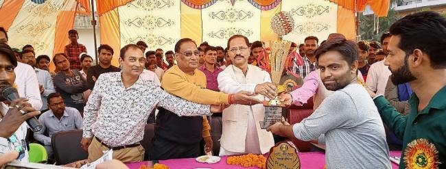 sncc maharajganj captured the trophy