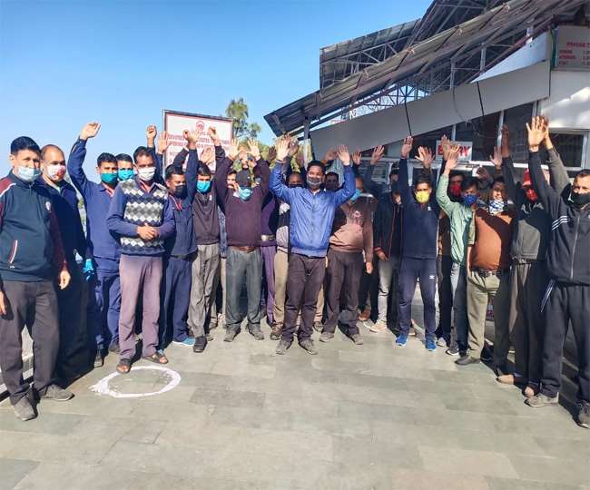 एसएचओ का श्राइन बोर्ड कर्मचारियों के खिलाफ यह तानाशाही बरताव बर्दाश्त नहीं किया जाएगा।