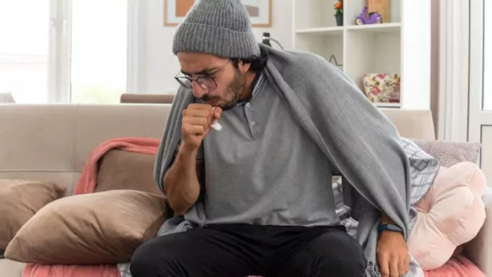 Influenza subtype A H3N2: देश में तेजी से बढ़ रही है खांसी और बुखार की समस्या, ICMR ने दी चेतावनी