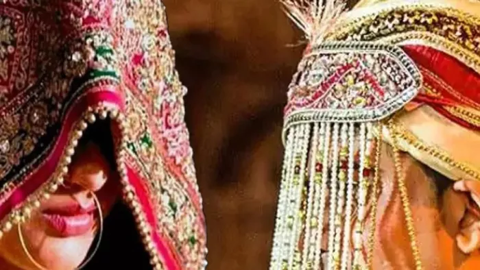 शादी करने जा रहा युवक गिरफ्तार, फिर छोटा भाई बना दूल्हा