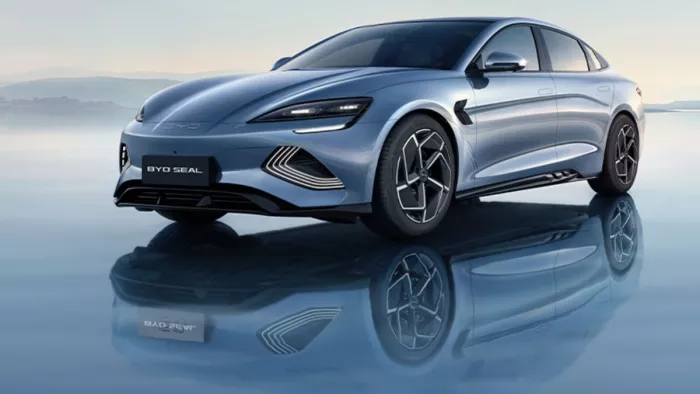 BYD Seal EV को इंडियन मार्केट में लॉन्च किया गया है।