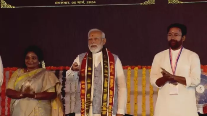 पीएम मोदी ने संगारेड्डी में सात हजार करोड़ रुपये की परियोजनाओं का शिलान्यास किया।(फोटो सोर्स: बीजेपी)