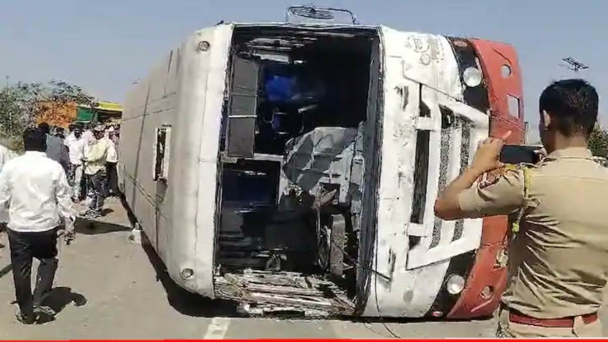 https://www.jagranimages.com/images/newimg/05032025/05_03_2025-latoor_bus_accidnet_23895051.jpg