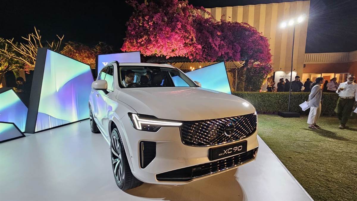 https://www.jagranimages.com/images/newimg/05032025/05_03_2025-volvo_xc90_suv_01401_23894816.jpg