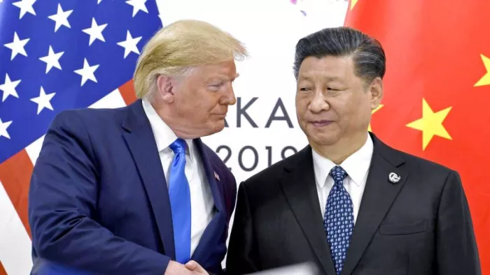 China Warns US on Tariff War: चीन ने अमेरिका को युद्ध की धमकी दी।(फोटो सोर्स: रॉयटर्स)
