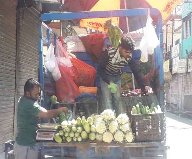 Dehradun Lockdown अब दून के मोहल्लों में भी सस्ती दरों पर सब्जी उपलब्ध