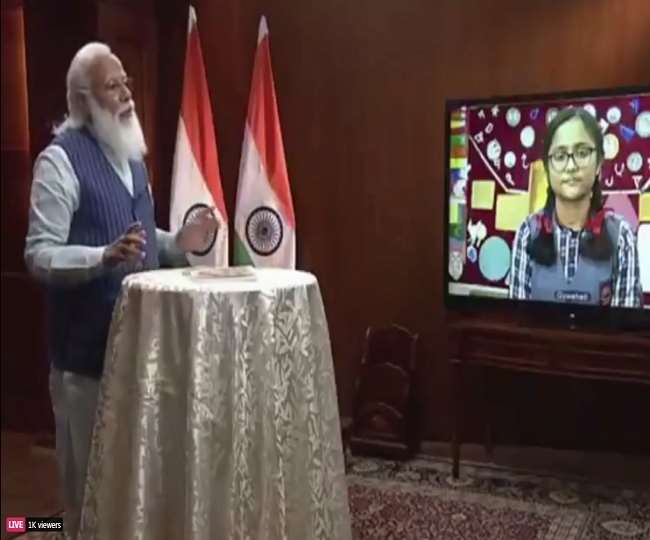 क्रिएटिविटी का दायरा नॉलेज से कहीं आगे है। मोदी सर ने कहा, "जहां न पहुंचे रवि, वहां पहुंचे कवि।"
