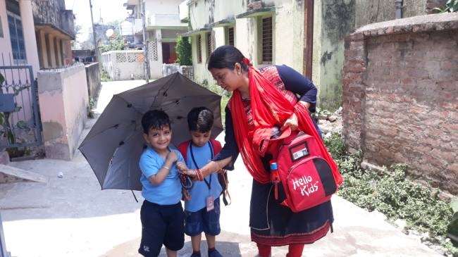 Heat Wave: प्रचंड गर्मी से स्कूली बच्चे सबसे ज्यादा परेशान, बच्चों के कक्षा  का समय बदलने की मांग - Heat Wave School children are most troubled by the  scorching heat demand to