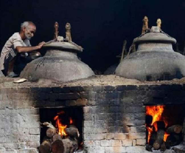 कभी यहां की खुशबू लेकर मीलों दूर जाती थीं हवाएं।