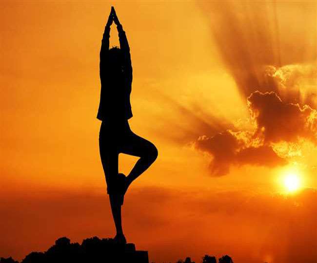 Benefits of Surya Namaskar: योग-आरोग्य। फाइल फोटो