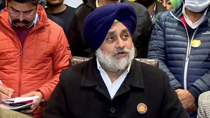SAD चीफ सुखबीर बादल ने राष्ट्रीय पार्टियों को बताया ईस्ट इंडिया कंपनी