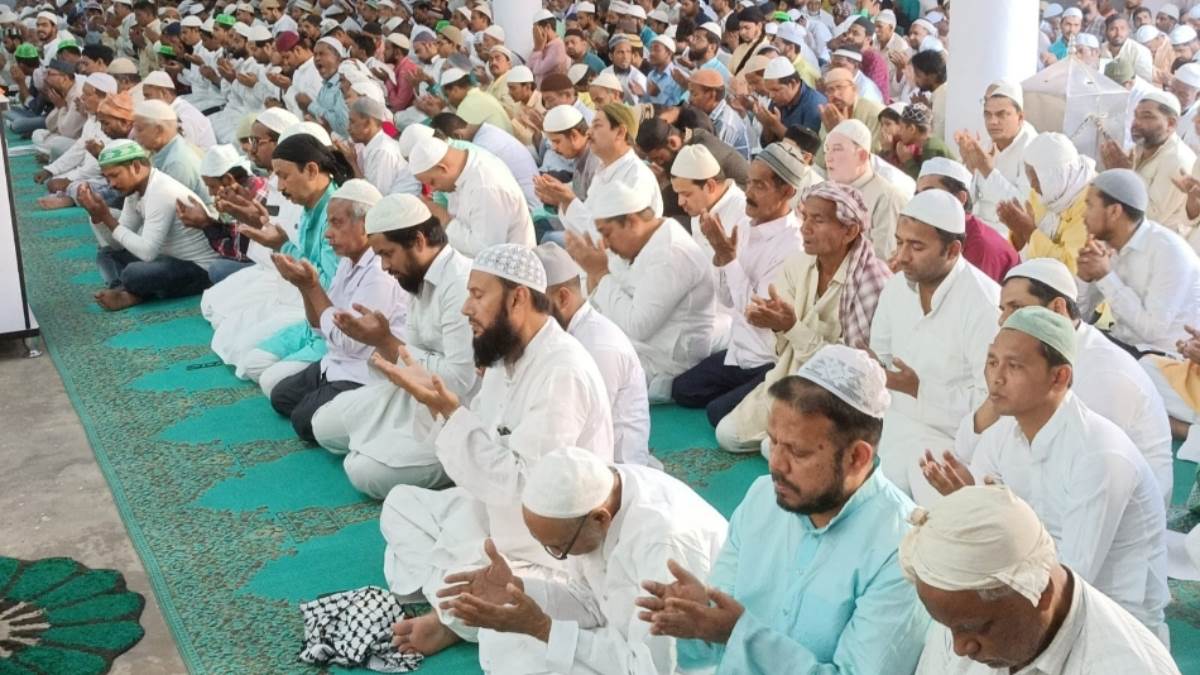 https://www.jagranimages.com/images/newimg/05042024/05_04_2024-alvida_jumma_23690678_222020463.jpg