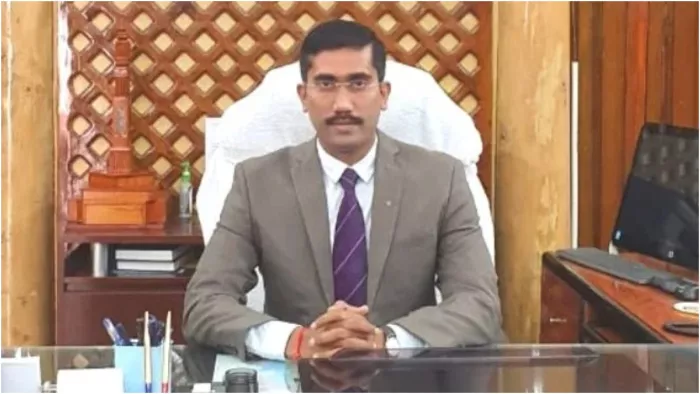 IAS शीर्षत कपिल एक्शन में! इस वजह से रोक दिया 11 अधिकारियों का वेतन; अब 2 दिनों के अंदर...