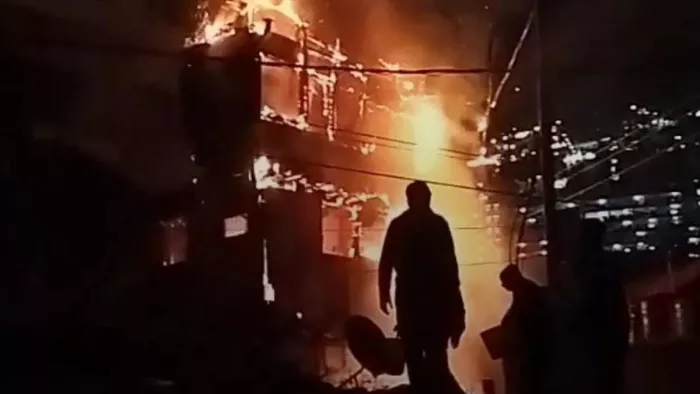खबर फैलते ही इलाके में तनाव का माहौल बन गया है (प्रतीकात्मक तस्वीर)