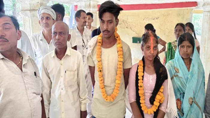 प्रेमी ने प्रेमिका ने मंदिर में रचाई शादी (जागरण फोटो)