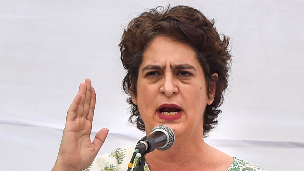 https://www.jagranimages.com/images/newimg/05042025/05_04_2025-priyanka_gandhi_waqf_bill_23912780.jpg