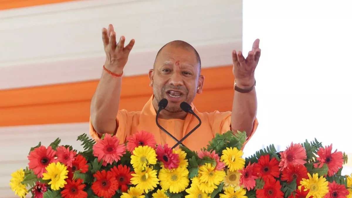 'वक्फ बोर्ड के नाम पर अब...', महराजगंज में ये क्या बोल गए CM Yogi; यूपी को लेकर क्लियर कर दी फ्यूचर प्लानिंग