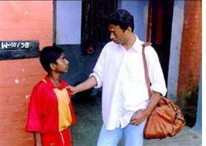 जब चलती ट्रेन से इरफान खान ने लगा दी थी छलांग! तापस ढाली ने साझा कीं दो दशक पुरानी यादें 