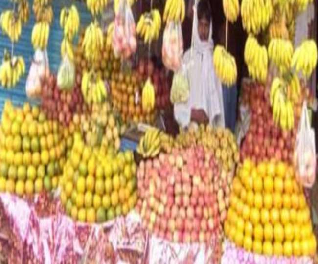 फलों के दाम में लगी आगः मद्रासी आम हो गया 70 तरबूज 10 रुपये किलो अंगूर