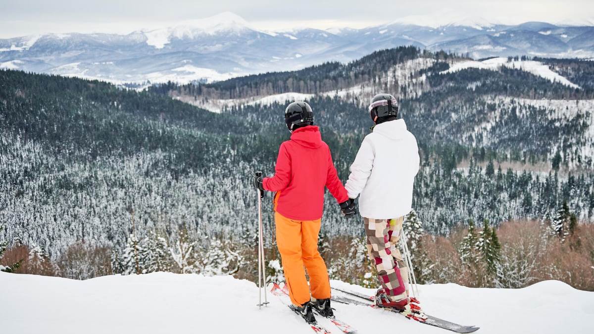 Summer Honeymoon Destinations: गर्मियों में हो रही है शादी, तो हनीमून के लिए इन जगहों का बना सकते हैं प्लान