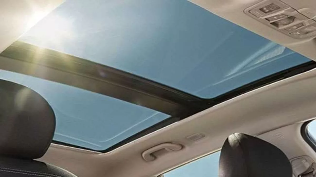 Sunroof in Car: गर्मियों में गाड़ी के इस खास फीचर के होते हैं बड़े नुकसान, जानें डिटेल