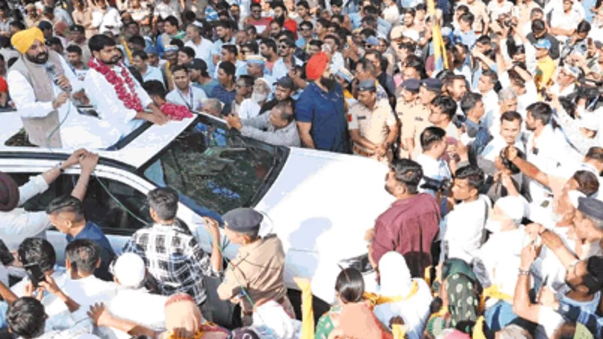 Punjab News: गुजरात के भरूच में CM मान ने निकाला रोड शो, केंद्र को घेरते हुए बोले- केजरीवाल से डरती है भाजपा
