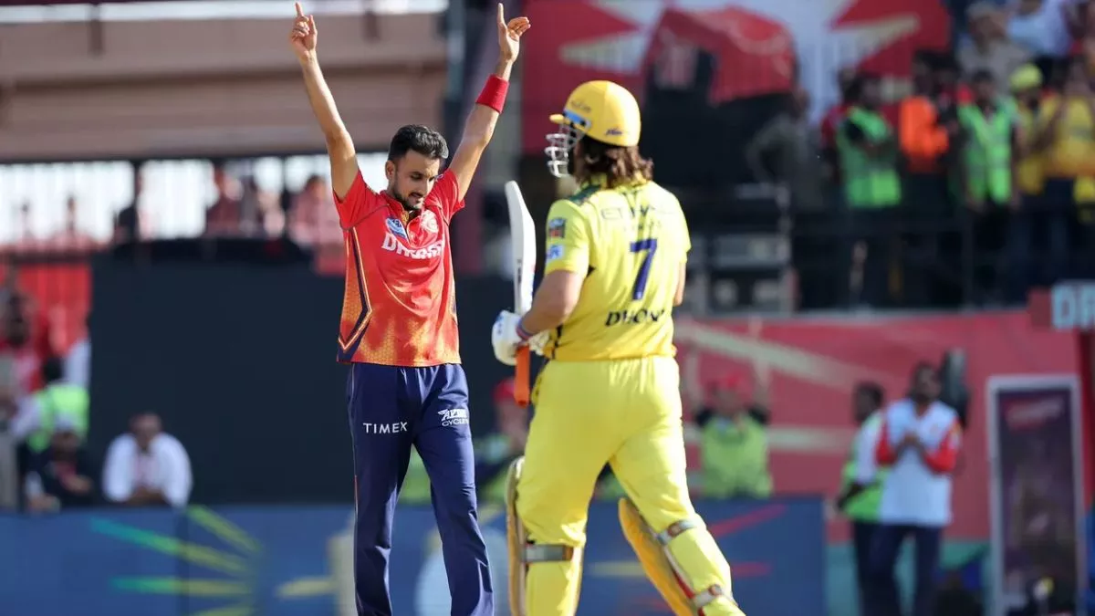 PBKS vs CSK: 'Dhoni तेरा बाप...' माही को शून्य पर आउट करने पर भड़के फैंस, सोशल मीडिया पर Harshal Patel के साथ किया दुर्व्यवहार