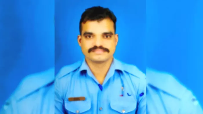 मध्य प्रदेश के छिंदवाड़ा जिले के विक्की पहाड़े जम्मू-कश्मीर के पुंछ में हुए आतंकी हमले में बलिदान हो गए।