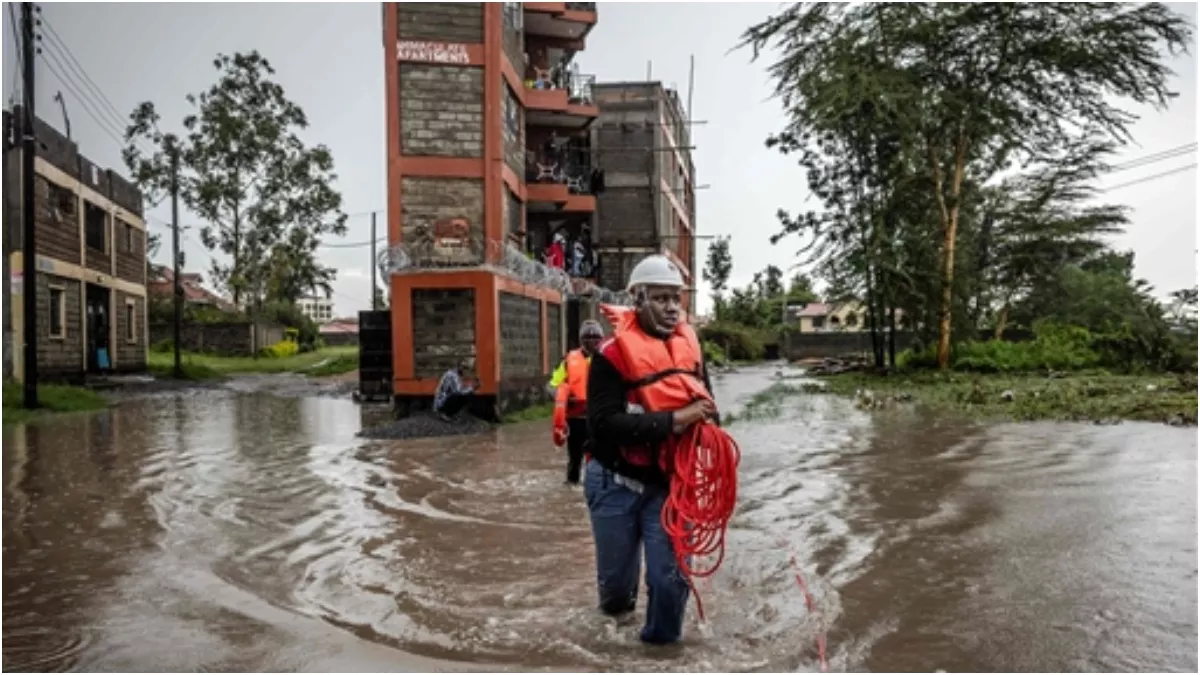 https://www.jagranimages.com/images/newimg/05052024/05_05_2024-kenya_flood_1_23711465.jpg
