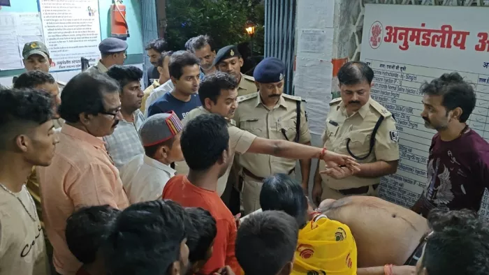 दुकानदार की हत्या के बाद जांच में जुटी पुलिस