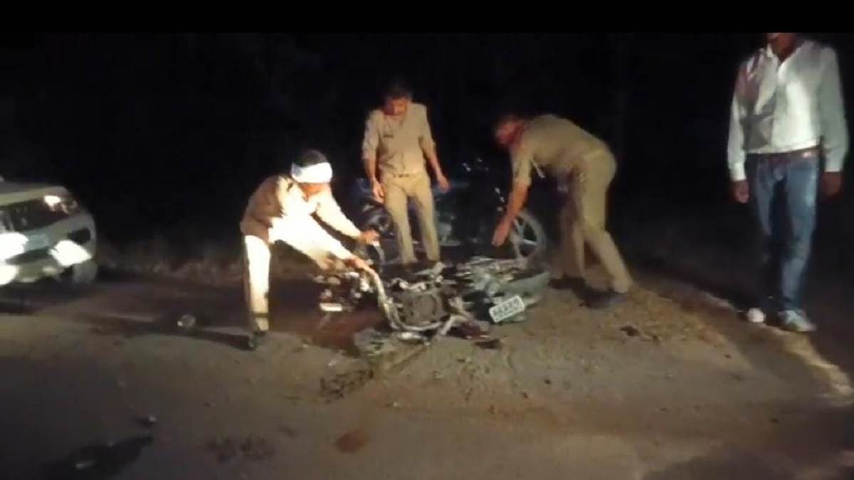 https://www.jagranimages.com/images/newimg/05052025/05_05_2025-mahoba_accident_23931330.jpg