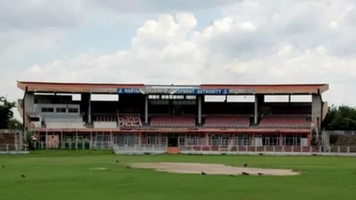 राजा नाहर सिंह स्टेडियम का निर्माण करने वाले ठेकेदार के खिलाफ जांच के आदेश।