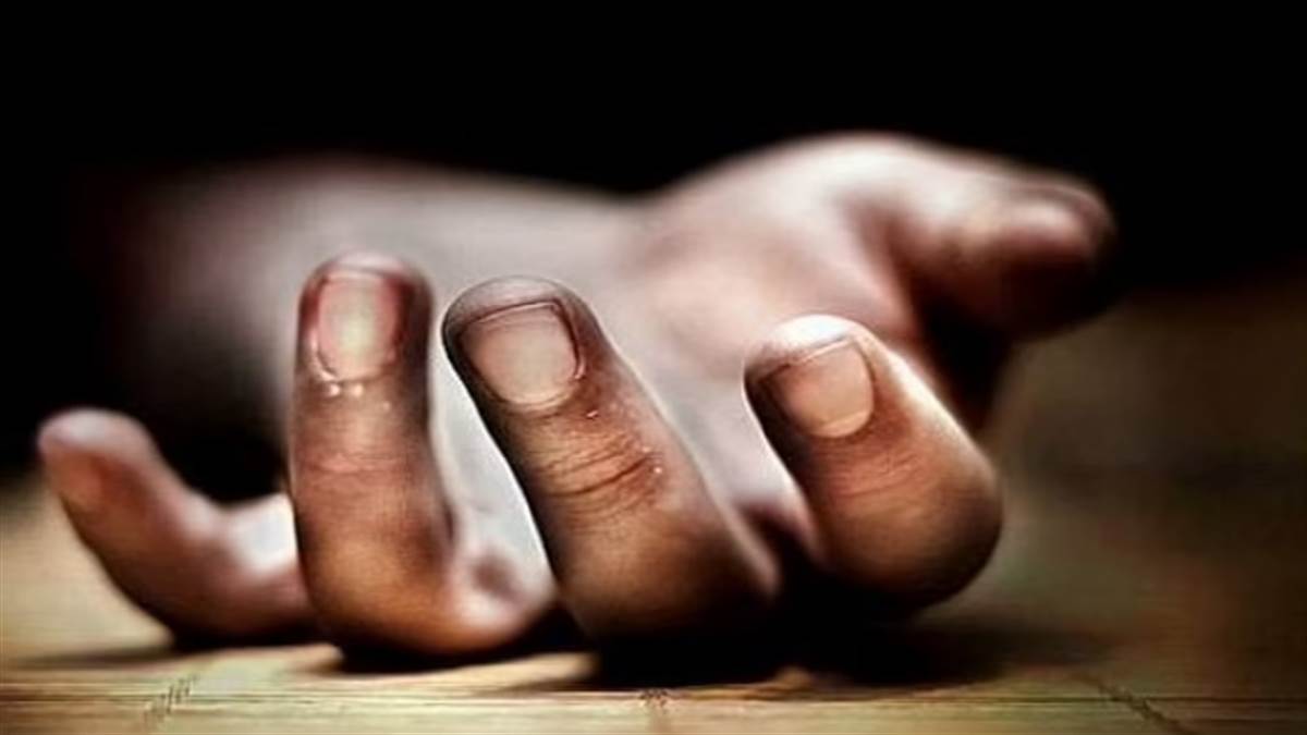 आरोपित को शक था कि युवक और उसकी मां के बीच संबंध है।