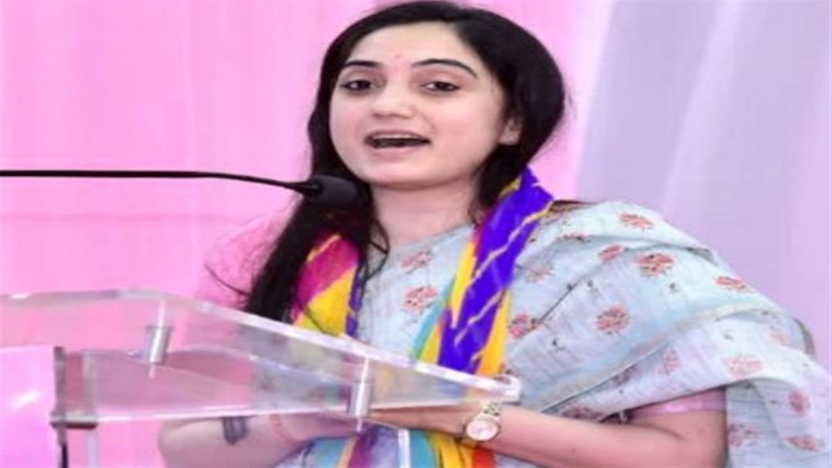 अरविंद केजरीवाल के खिलाफ चुनवा लड़ने वाली नूपूर शर्मा को भाजपा ने निकाला, जानिये- पूरा मामला