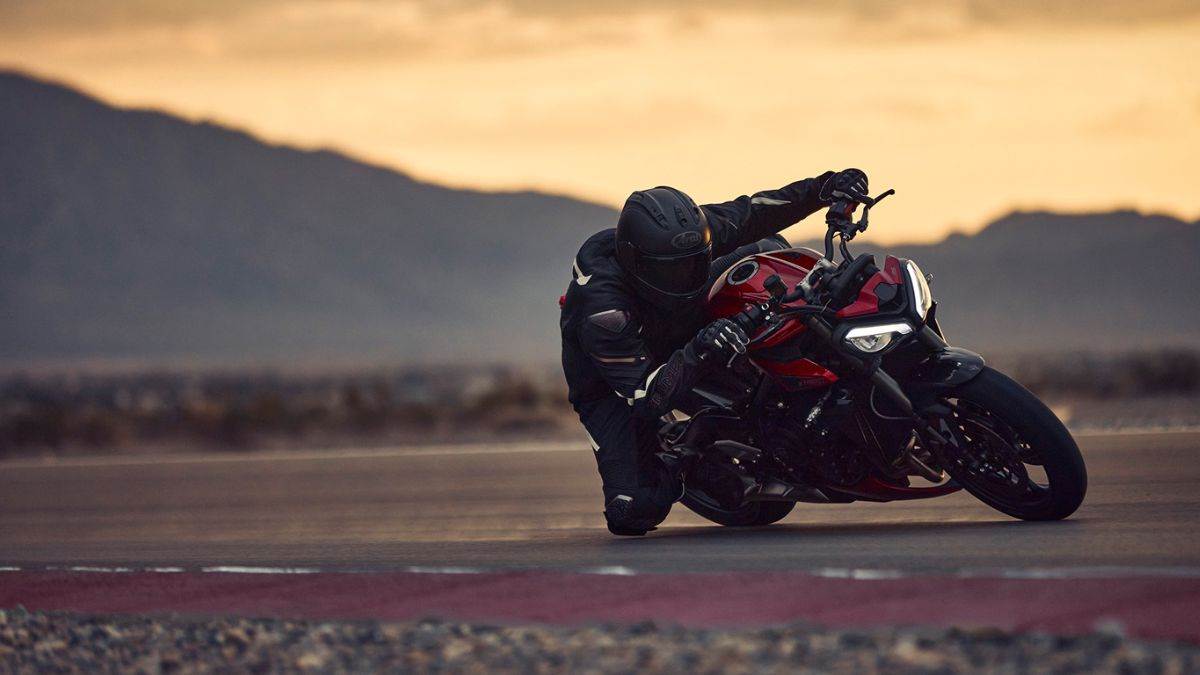 https://www.jagranimages.com/images/newimg/05062023/05_06_2023-2023_triumph_street_triple_r__rs_23432738.jpg