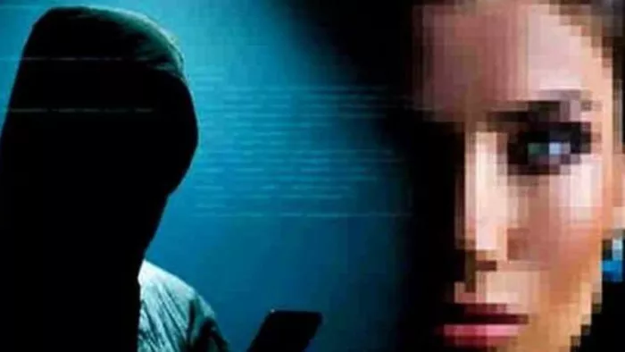 Honey Trap:Agra Crime News: हनी ट्रैप में फंसे पूर्व प्रधानाचार्य, ब्लैकमेल कर 94 हजार वसूले।