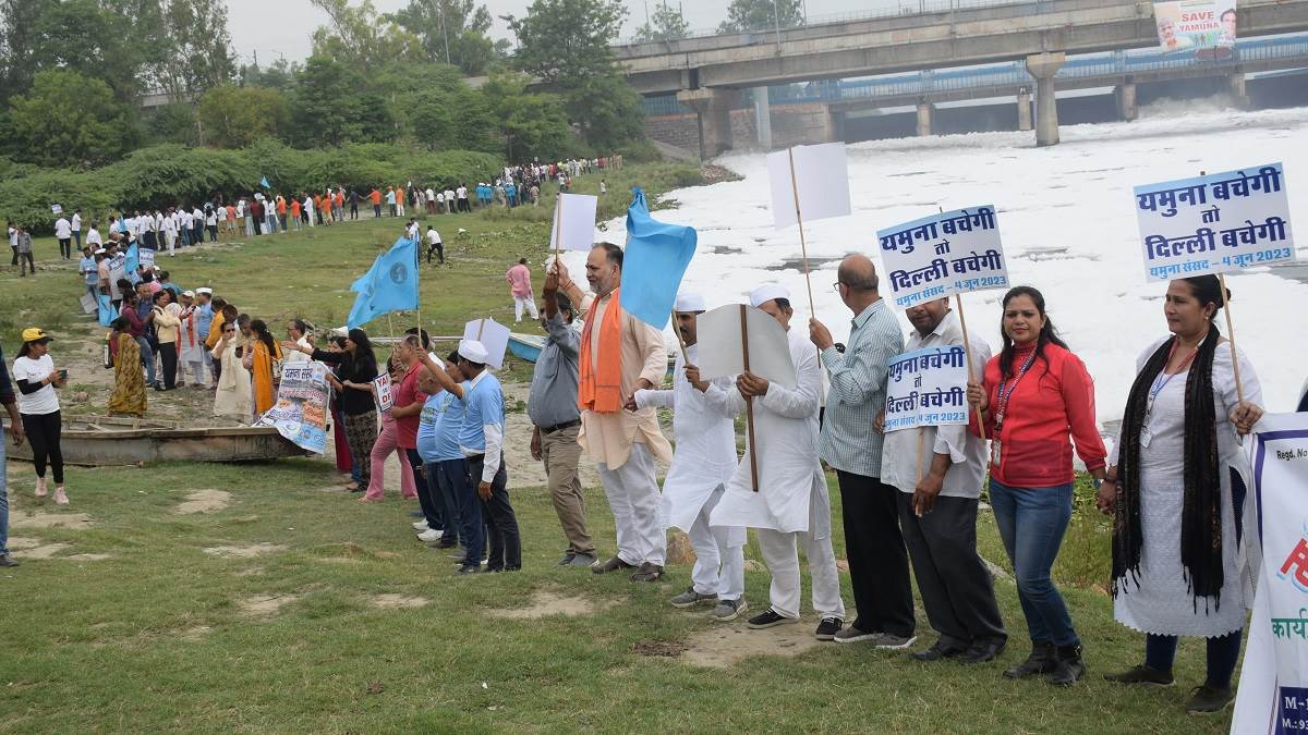 https://www.jagranimages.com/images/newimg/05062023/05_06_2023-yamuna_shrankhala_23432508.jpg