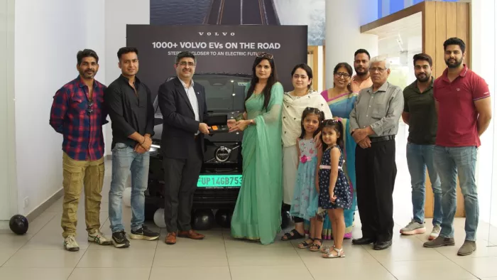 Volvo की ओर से भारतीय बाजार में एक हजार से ज्यादा EV को डिलीवर करने का रिकॉर्ड बनाया गया।
