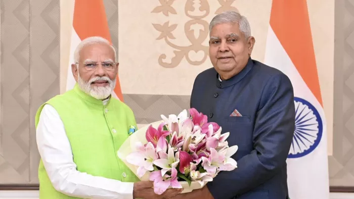 तीसरी बार चुनाव जीतने के बाद उपराष्ट्रपति धनखड़ से मिले PM Modi। फोटोः एएनआई।