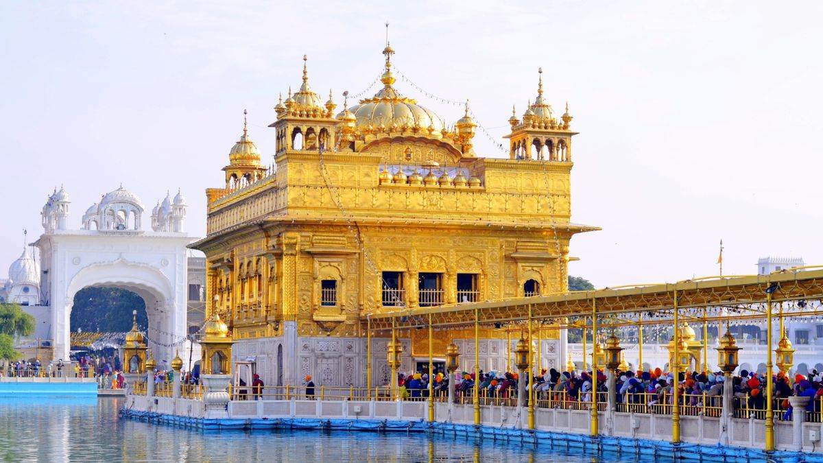 https://www.jagranimages.com/images/newimg/05062025/05_06_2025-_golden_temple_23957014.jpg