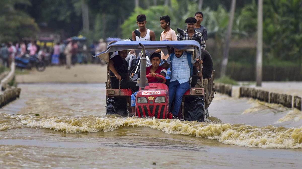 https://www.jagranimages.com/images/newimg/05062025/05_06_2025-assam_flood_23956400.jpg
