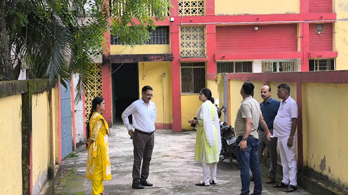 svu raids katihar officials residence in disproportionate assets case