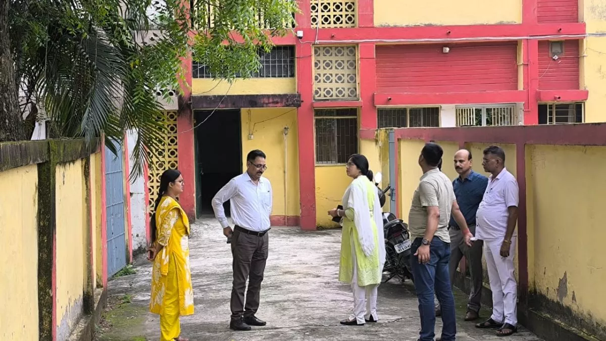 कटिहार में तैनात लोक शिकायत निवारण अधिकारी श्वेता मिश्रा के ठिकानों पर छापा, बिहार से यूपी तक मची खलबली