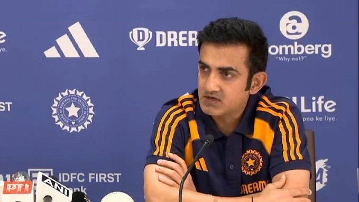 https://www.jagranimages.com/images/newimg/05062025/05_06_2025-gautam_gambhir_karun_nair_23956931.jpg