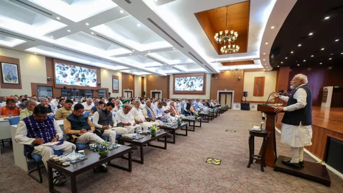 पीएम मोदी ने मंत्रिपरिषद की बैठक में स्वदेशी हथियारों की ताकत पर दिया जोर (फोटो- एक्स)