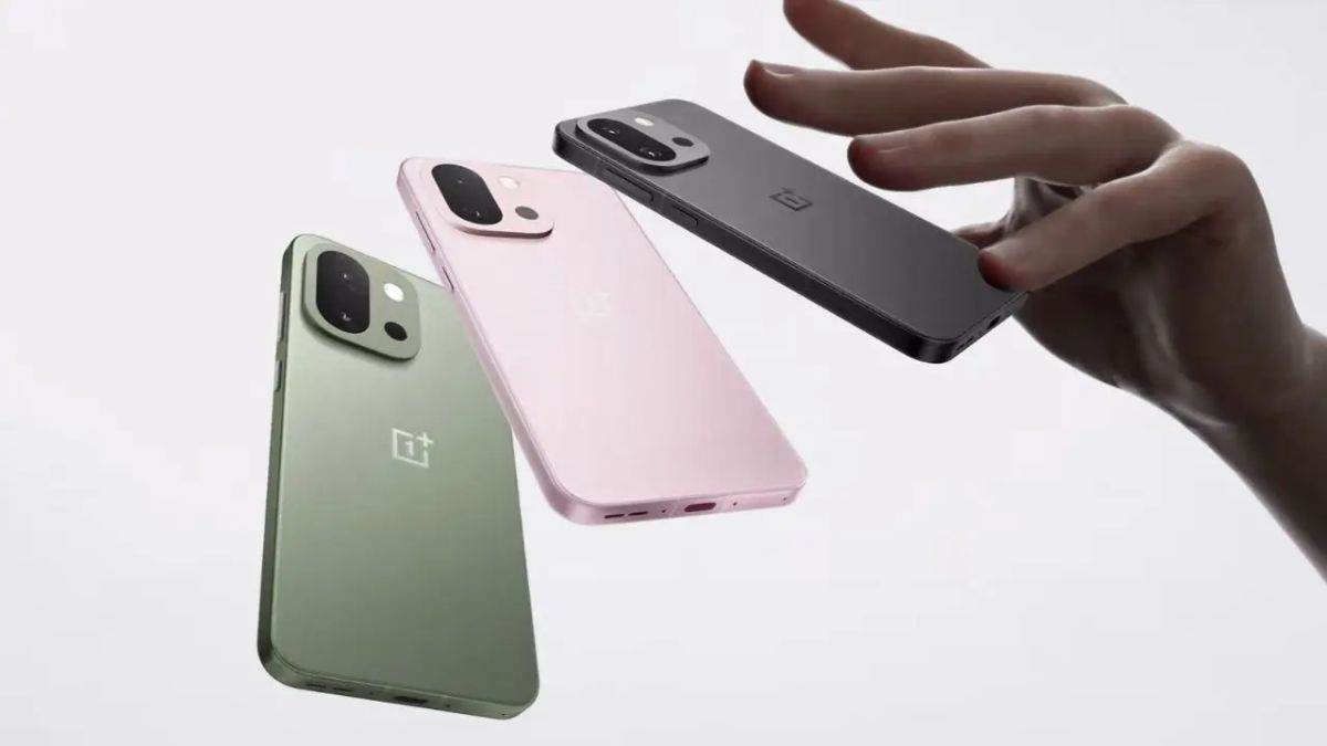 https://www.jagranimages.com/images/newimg/05062025/05_06_2025-oneplus_13s_launch_23956298.jpg