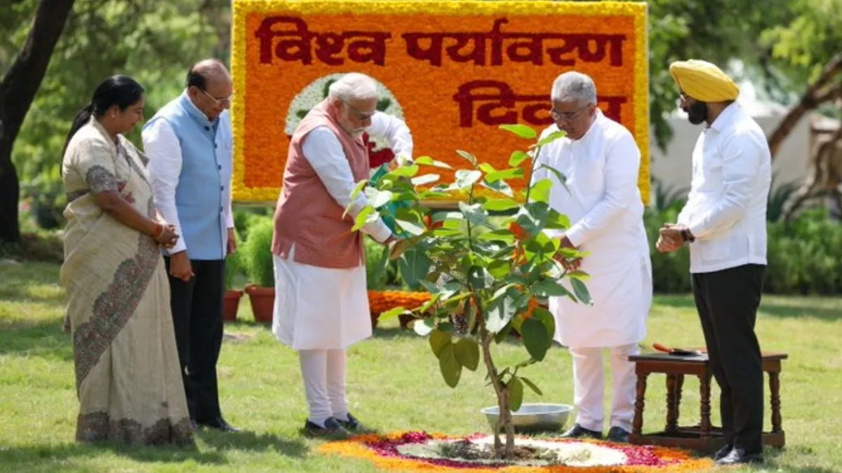 https://image.staticox.com/?url=https%3A%2F%2Fwww.jagranimages.com%2Fimages%2Fnewimg%2F05062025%2F05_06_2025-pm_modi_news_28_23956894.jpg