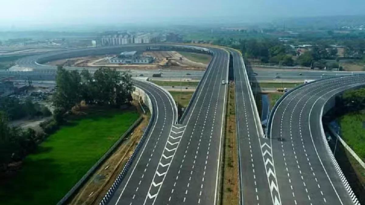 https://image.staticox.com/?url=https%3A%2F%2Fwww.jagranimages.com%2Fimages%2Fnewimg%2F05062025%2F05_06_2025-roads_highways_lane_system_23956754.jpg